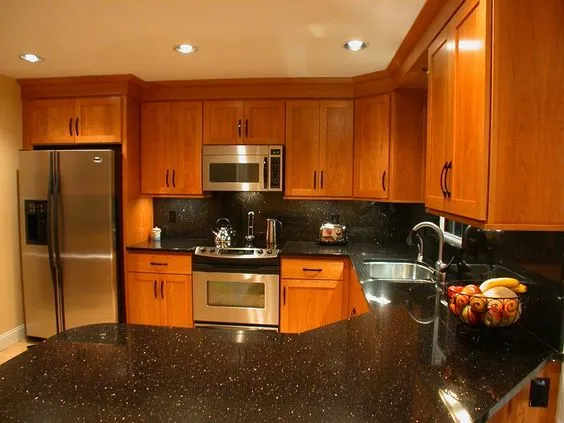 Гранит Black Galaxy в интерьере (столешница и фартук)